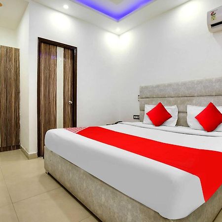 Hotel O Av Continental Zirakpur Exterior photo